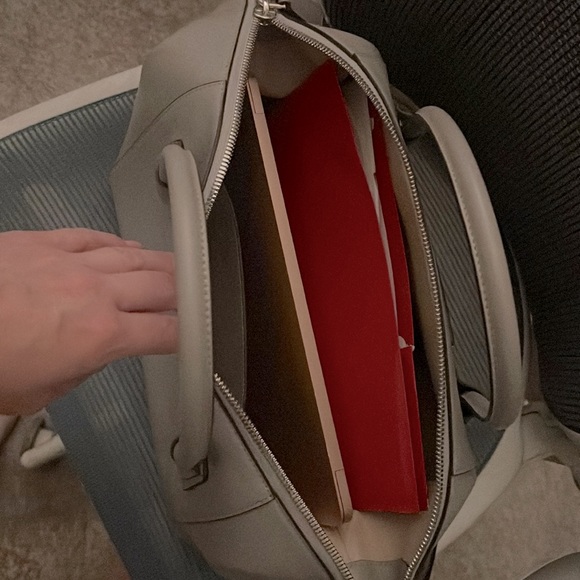 Givenchy Grey Leather Shoulder Bag Antigona - Picture 9 of 9